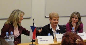 Odborná garantka vzdělávání VFN v Praze Anna Chrzová (uprostřed) už uvažuje o dalším pokračování úspěšné konference.