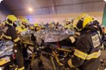 Záchranáři nacvičovali v noci na neděli zásah u havárie autobusu v tunelu Blanka