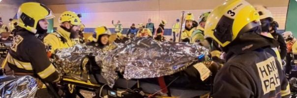 Záchranáři nacvičovali v noci na neděli zásah u havárie autobusu v tunelu Blanka